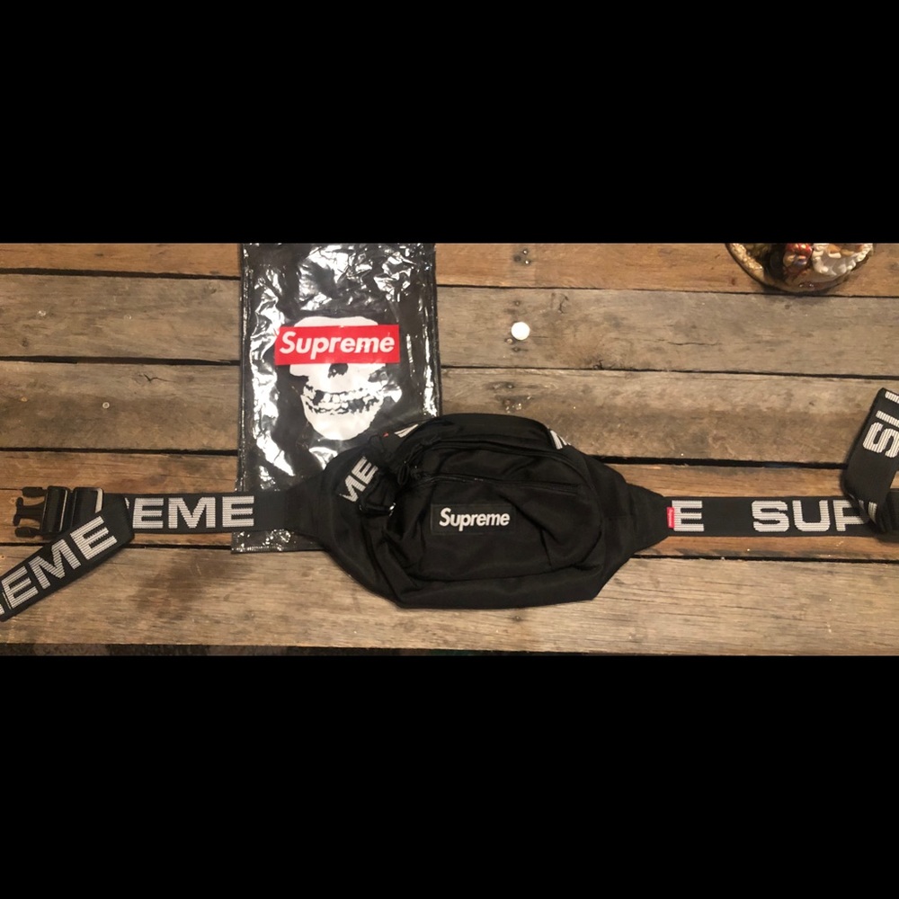 Supreme ss18 fanny pack. Authentic with tags.